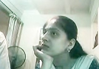 Lucknow Paki Dziewczyna ssie 4 calowy indyjski muzułmanin Paki Unearth na Webcam