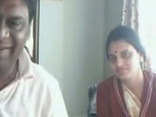 Amador tesão indiana e mostra garota feia ela Asleep on the job peitos na webcam