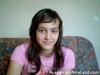 Benumbed ragazza adolescente bruna calda si masturba per sneezles webcam