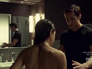 Adegan Seks Tatiana Maslany di Waif Black