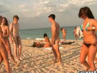 Bikini Jugendliche Streifen nackt am Lido
